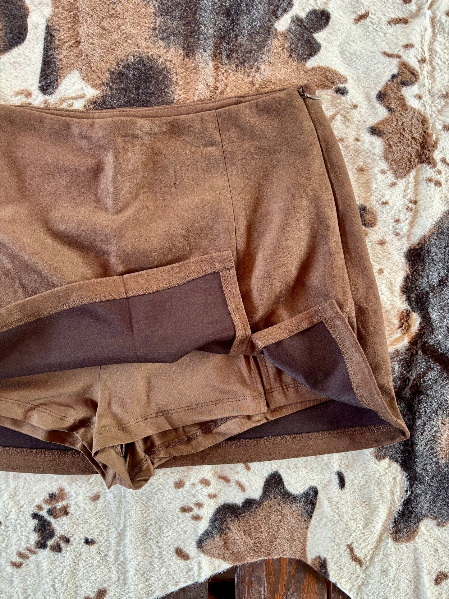 Canela mini suede skort